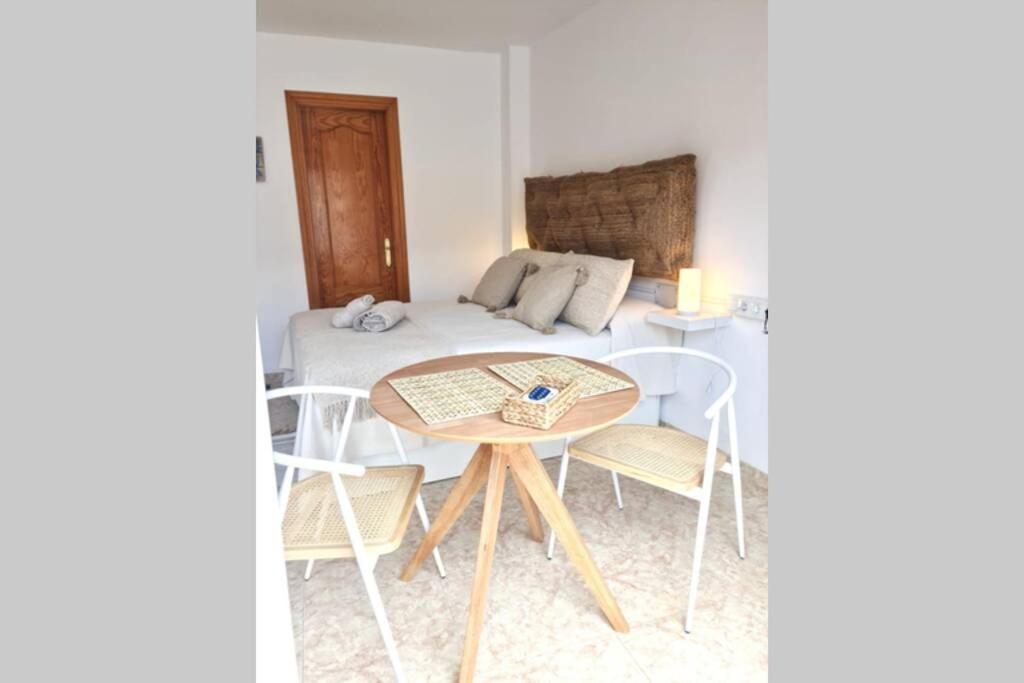 Calmahouse Carihuela Apartment ตอร์เรโมลิโนส ภายนอก รูปภาพ