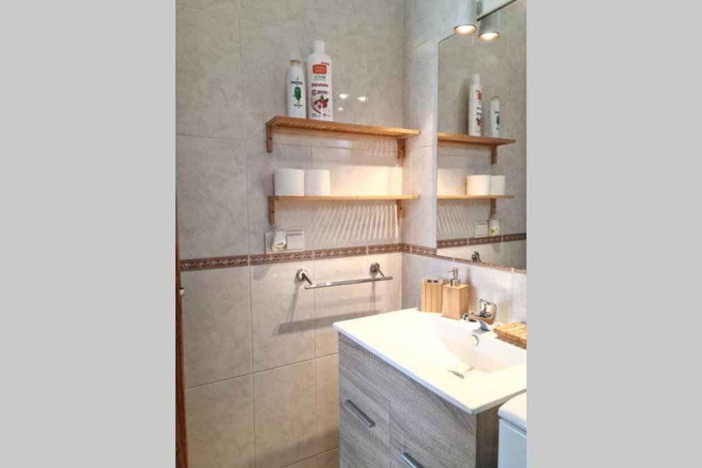 Calmahouse Carihuela Apartment ตอร์เรโมลิโนส ภายนอก รูปภาพ
